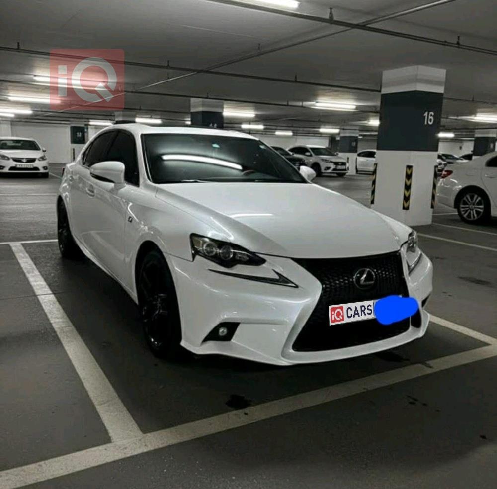 Lexus IS